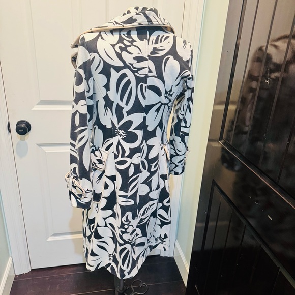 Y2K Cache contour classic trench coat black and white with lime green liner
